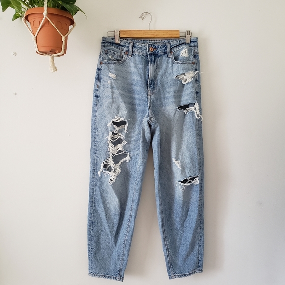 American Eagle AE Ripped distressed High Rise Mom Jeans  Loose 4 - Picture 3 of 15